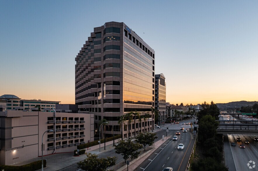 More Photos Of 300 N Lake Ave, Pasadena Office For Lease