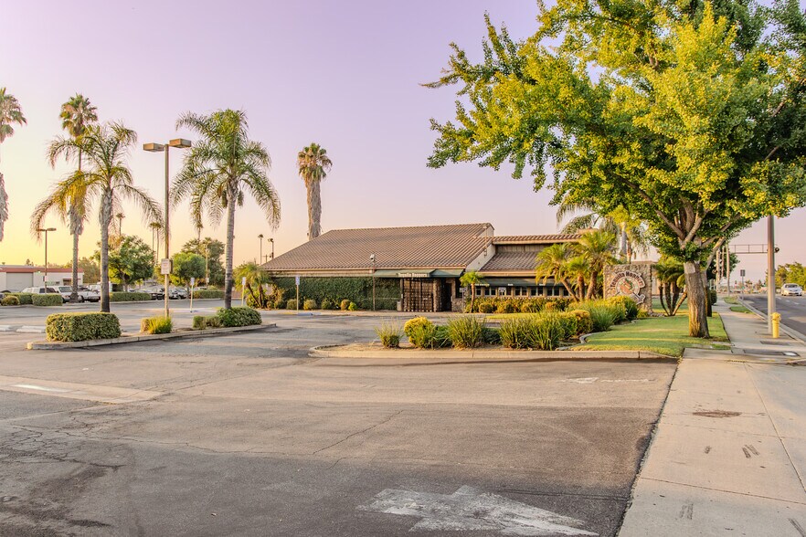 More Photos Of 60 N Mountain Ave, Upland Restaurant For Sale