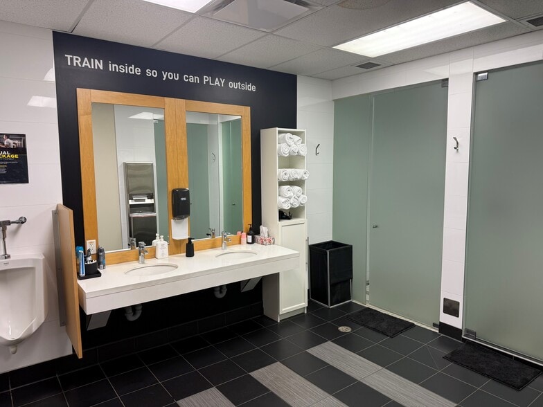 More Photos Of 2739 Murray St, Port Moody Warehouse For Sale