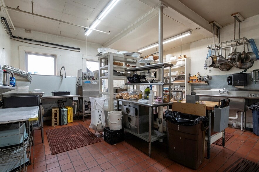 More Photos Of 40 The Common, Chester Hotel For Sale