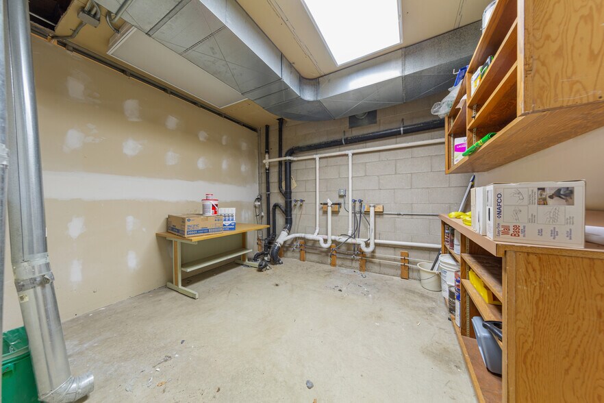 More Photos Of 152 E Pearl St, Owatonna Office For Sale