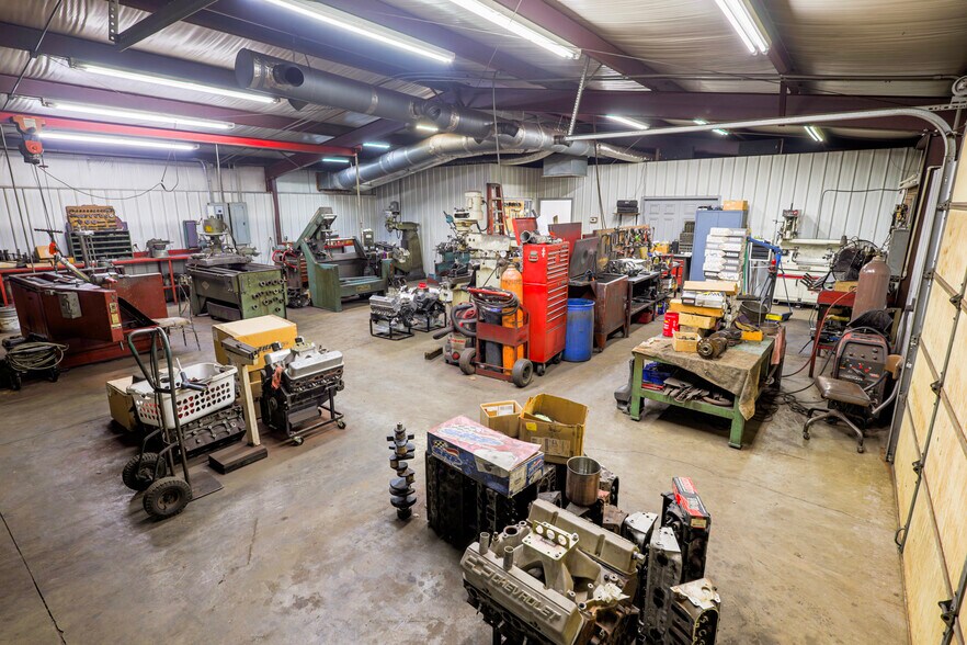 More Photos Of 1111 Mount Tabor Rd, Hartselle Showroom For Sale