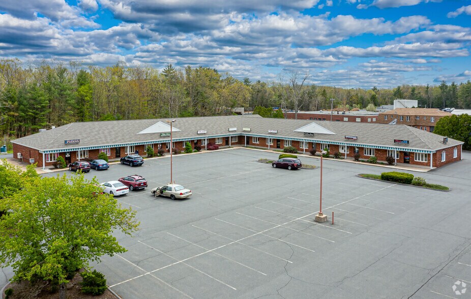 More Photos Of 518 Salmon Brook St, Granby Unknown For Lease
