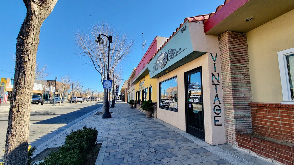 More Photos Of 660-668 Lancaster Blvd, Lancaster Storefront Retail Office For Sale