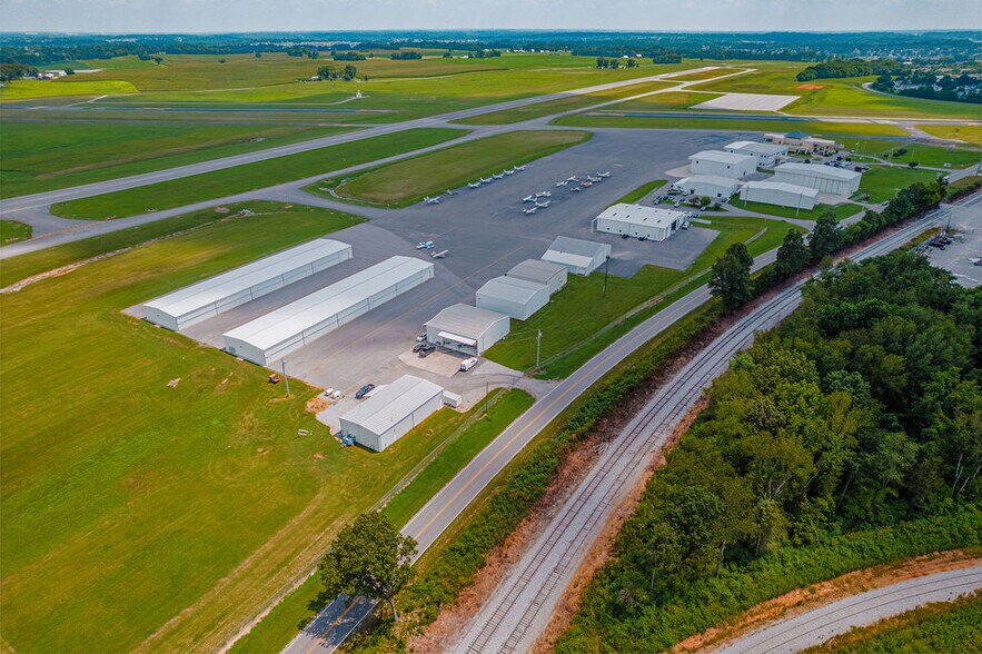 More Photos Of 200 Outlaw Field Rd, Clarksville Land For Lease