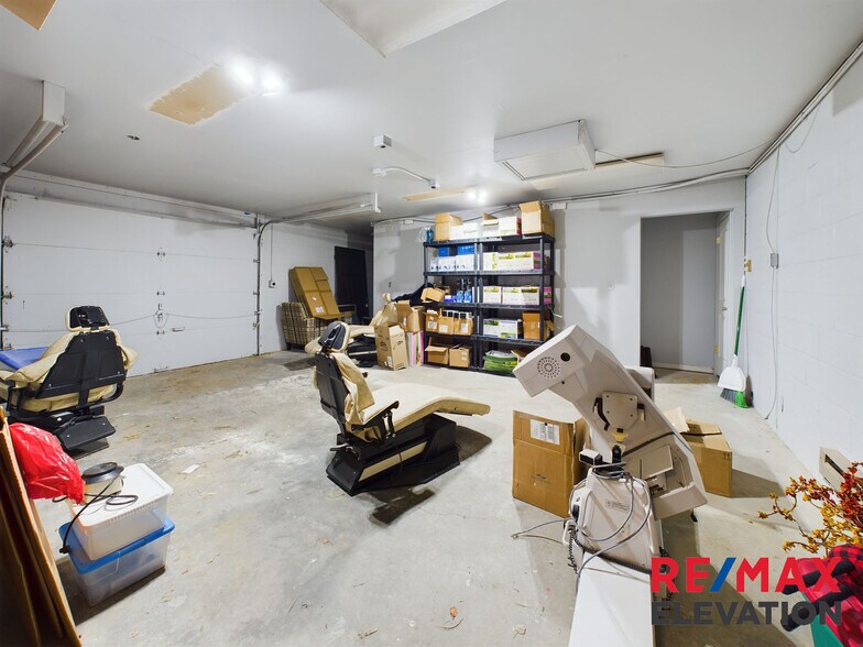 More Photos Of 915 W Fetterman St, Buffalo Office For Sale