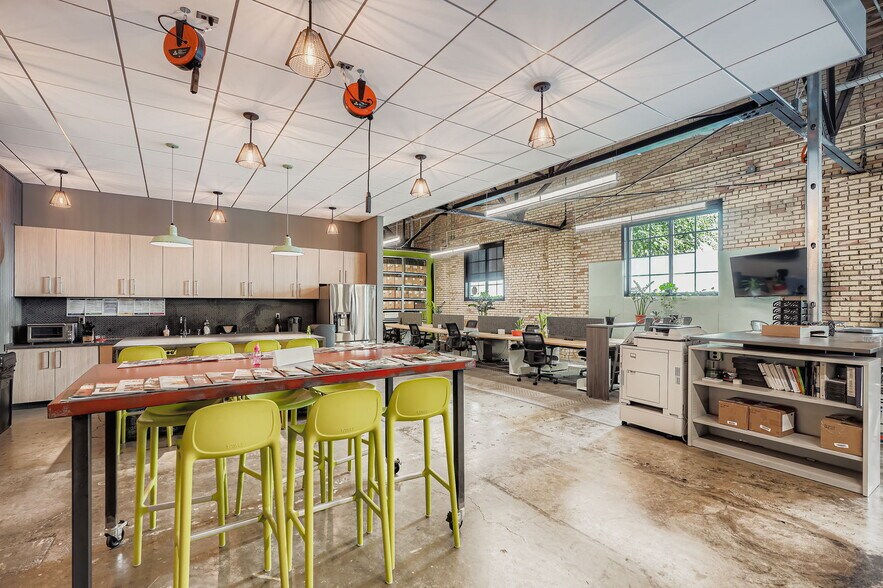 More Photos Of 571 Snelling Ave N, Saint Paul Office For Sale