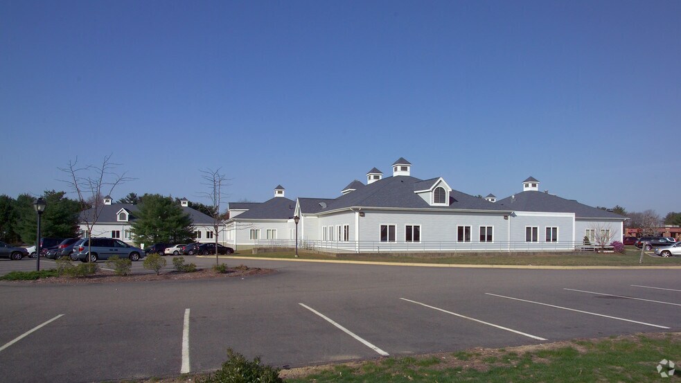 More Photos Of 2005-2007 Bay St, Taunton Medical For Lease