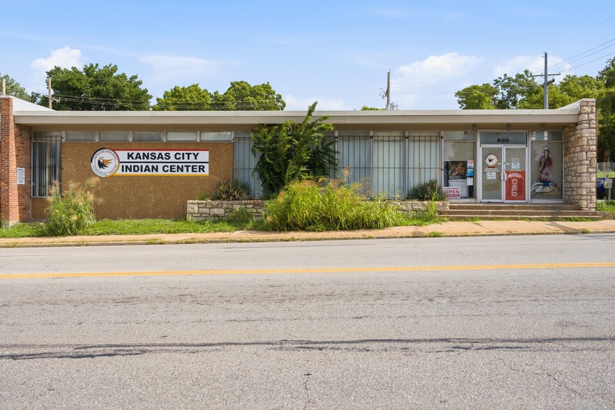 Primary Photo Of 600 W 39th St, Kansas City Office For Sale