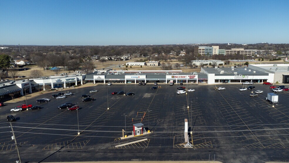 More Photos Of 728-732 W New Orleans St, Broken Arrow Unknown For Lease
