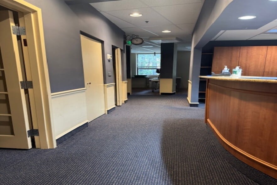 More Photos Of 40 York Rd, Towson Medical For Lease