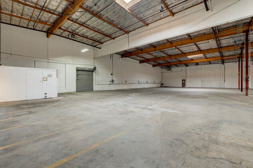 More Photos Of 575-585 Reactor Way, Reno Distribution For Lease