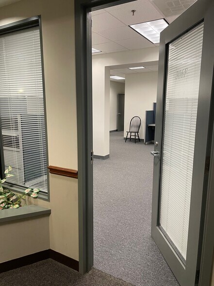 More Photos Of 100 Cummings Ctr, Beverly Coworking Space