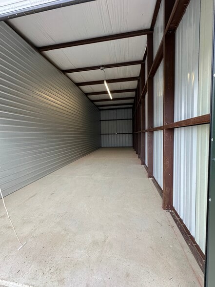 More Photos Of 147 N Pricetown Rd, Diamond Self Storage For Sale