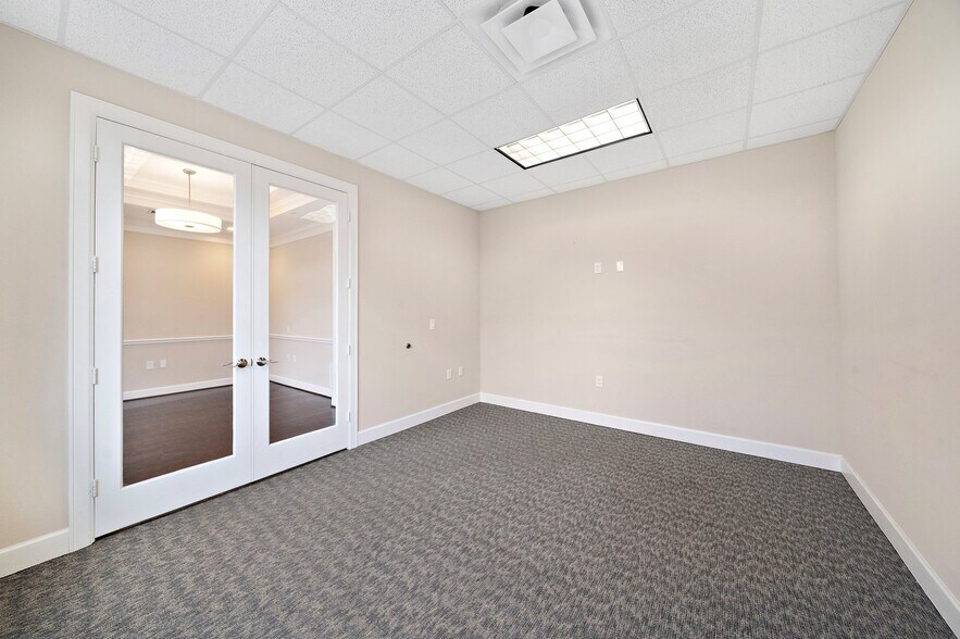 More Photos Of 440 Cobia Dr, Katy Medical For Sale