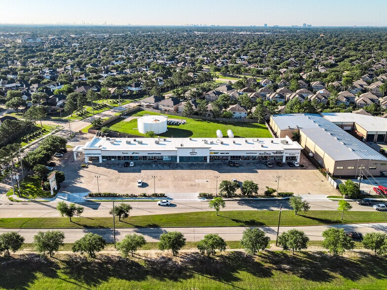More Photos Of 16427 W Little York Rd, Houston Freestanding For Lease