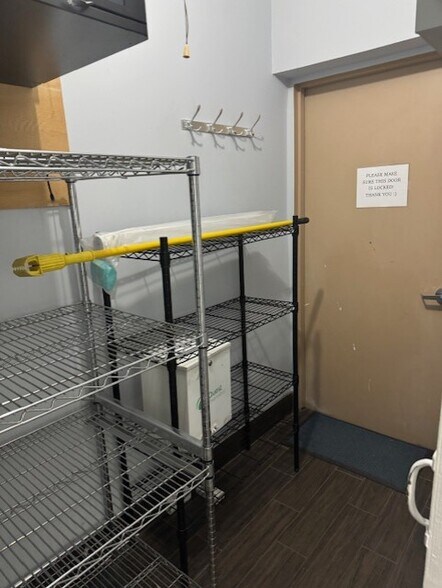 More Photos Of 1028 154th St, Whitestone Storefront Retail Office For Lease