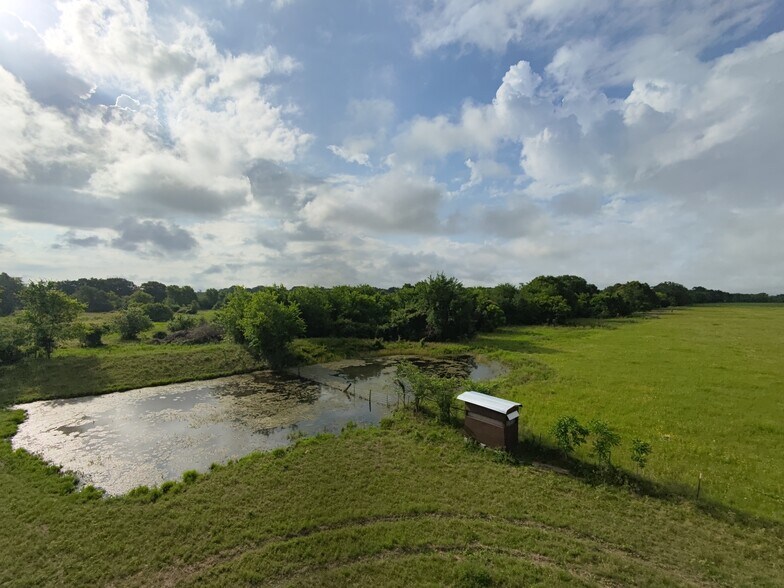 More Photos Of 415 Veterans Memorial Dr, Navasota Land For Sale