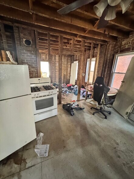 More Photos Of 183 Broad St, New Britain Apartments For Sale