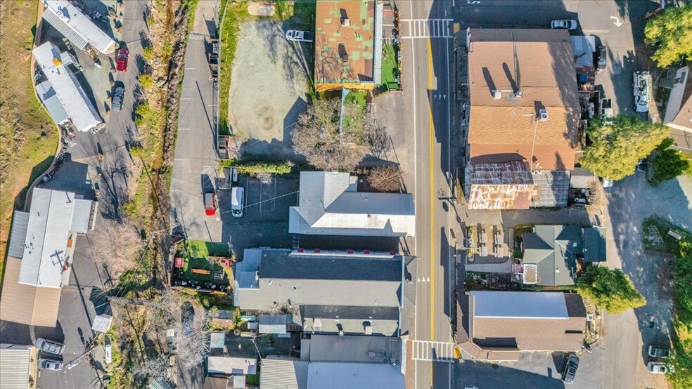 More Photos Of 18736 Main St, Groveland Hotel For Sale