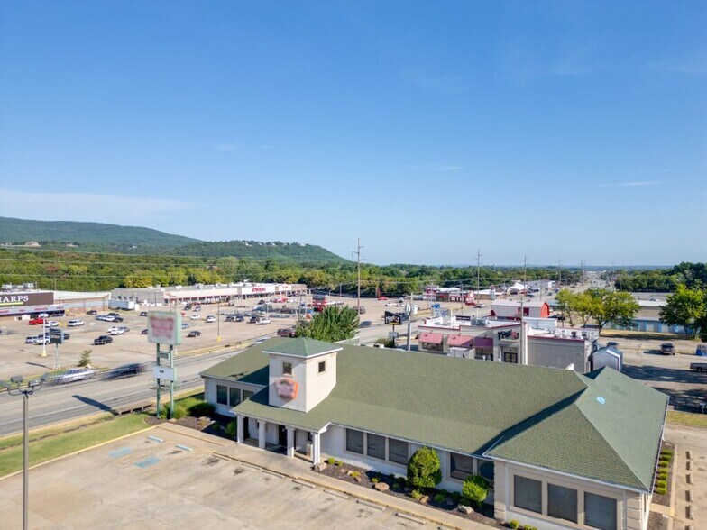 More Photos Of 2103 N Broadway, Poteau General Retail For Sale