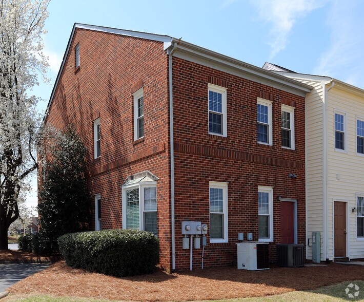 More Photos Of 1300-1302 Ashley Sq, Winston-Salem Office For Lease
