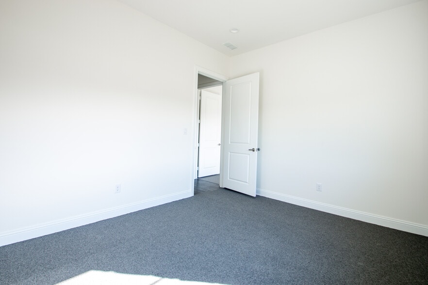 More Photos Of 2001 Auburn Hills Pky, McKinney Office For Lease