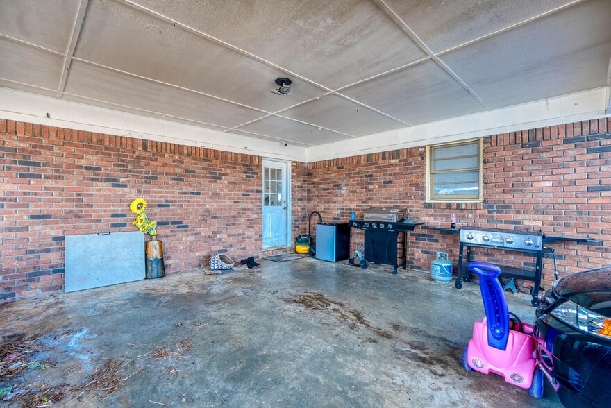 More Photos Of 3865 Story Dr SW, Marietta Medical For Sale