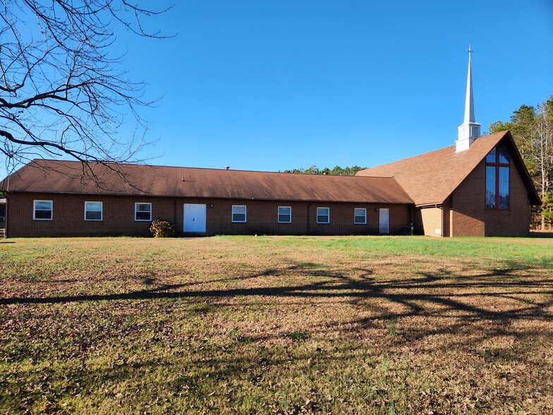 Primary Photo Of 3018 County Dr, Petersburg Religious Facility For Sale
