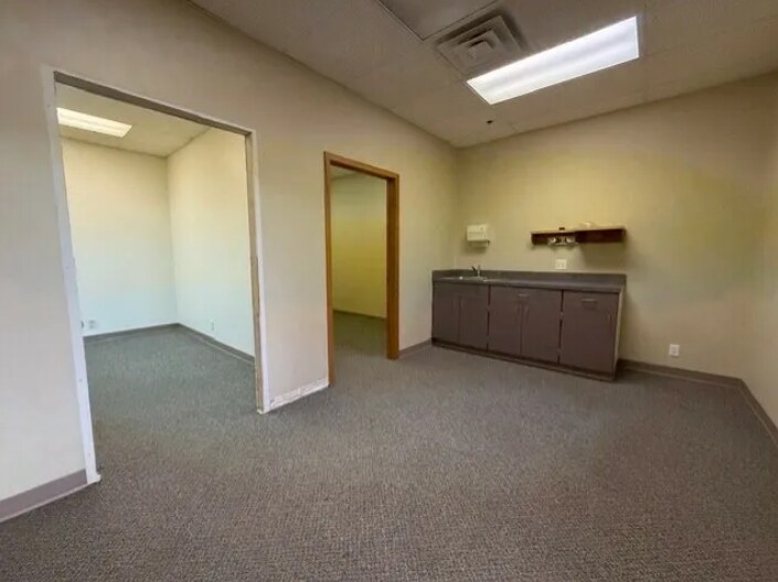 More Photos Of 2025 S Broadway St, New Ulm Freestanding For Lease