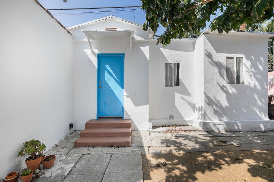 More Photos Of 2243-2245 S Ridgeley Dr, Los Angeles Apartments For Sale