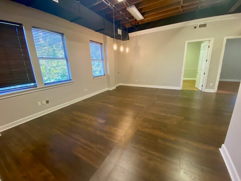 More Photos Of 2002 San Marco Blvd, Jacksonville Unknown For Lease