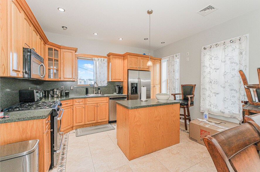 More Photos Of 2042 72nd St, Brooklyn Apartments For Sale