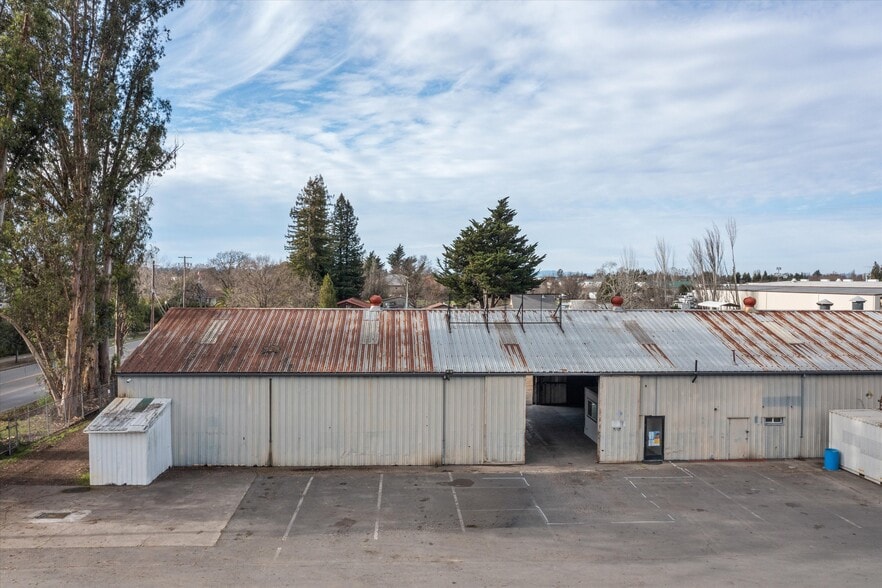 More Photos Of 141 Helman Ln, Cotati Warehouse For Lease