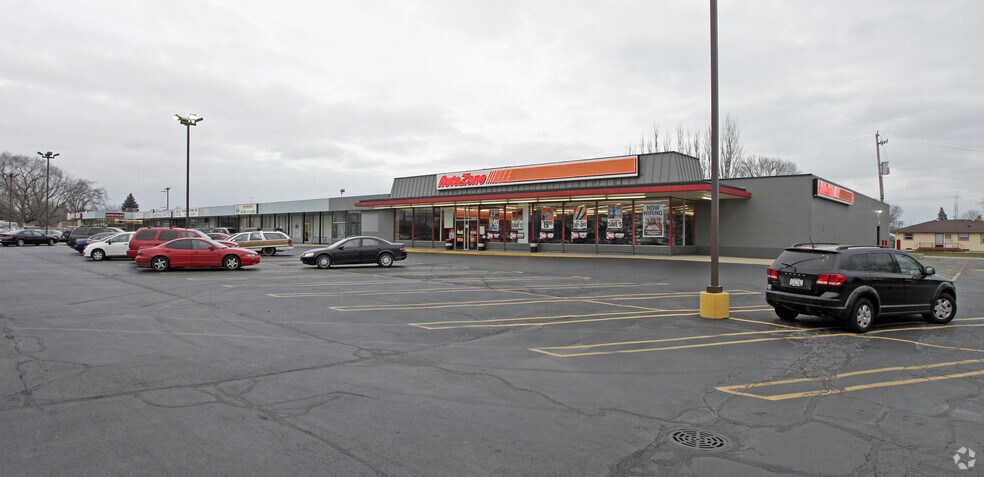 More Photos Of 2027-2055 22nd Ave, Kenosha General Retail For Lease