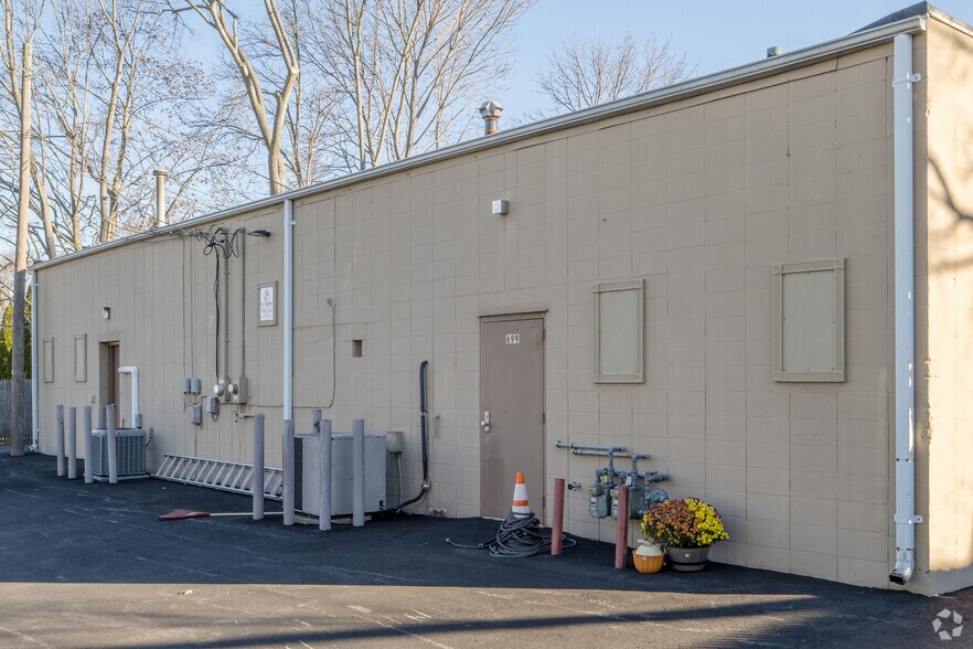 More Photos Of 697-699 Willett Ave, Riverside Freestanding For Sale