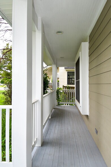 More Photos Of 1705 Commonwealth Ave, Alexandria Apartments For Sale