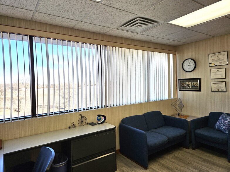 More Photos Of 4705 Towne Centre, Saginaw Medical For Sale