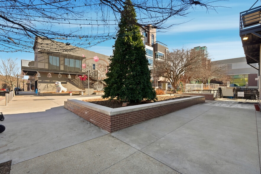 More Photos Of 5 W Mountain St, Fayetteville Apartments For Lease