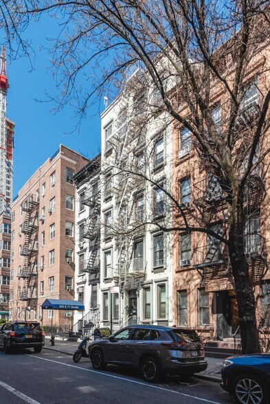 More Photos Of 337 E 77th St, New York Apartments For Sale