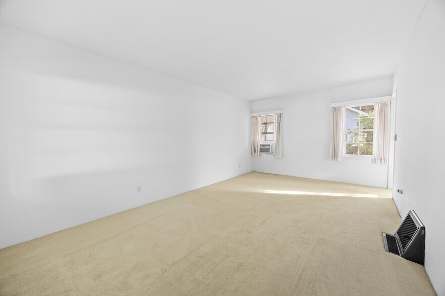 More Photos Of 1047 N San Gabriel Ave, Azusa Apartments For Sale