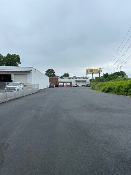 More Photos Of 755 1st Ave, West Haven Warehouse For Lease