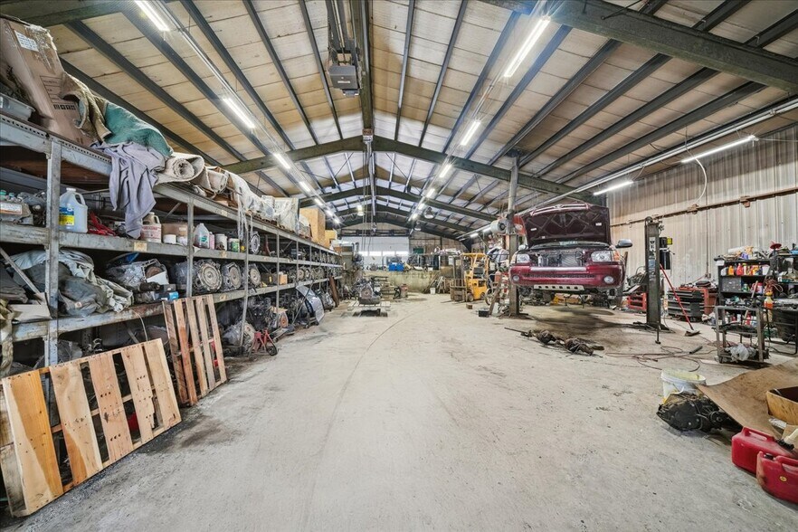 More Photos Of 735 Perry Hwy, Harmony Auto Repair For Sale