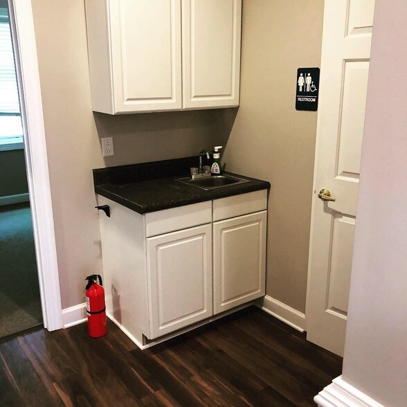 More Photos Of 2450 Atlanta Hwy, Cumming Office For Lease