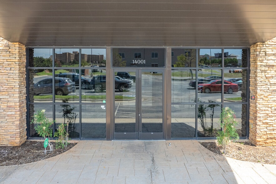 More Photos Of 14001 McAuley Blvd, Oklahoma City Medical For Sale