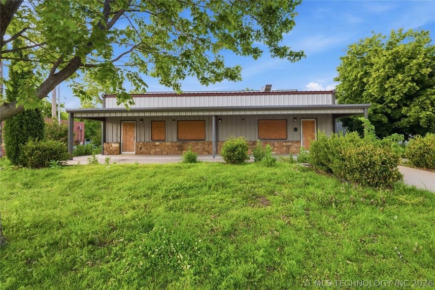 Primary Photo Of 6151 Tecumseh st, Tulsa Restaurant For Sale