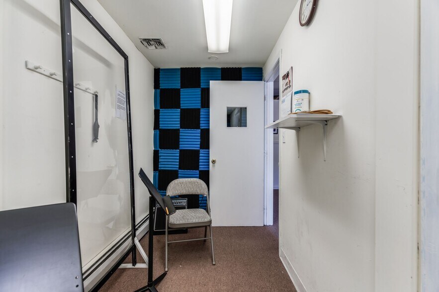 More Photos Of 377 Main St, Center Moriches Storefront Retail Office For Sale