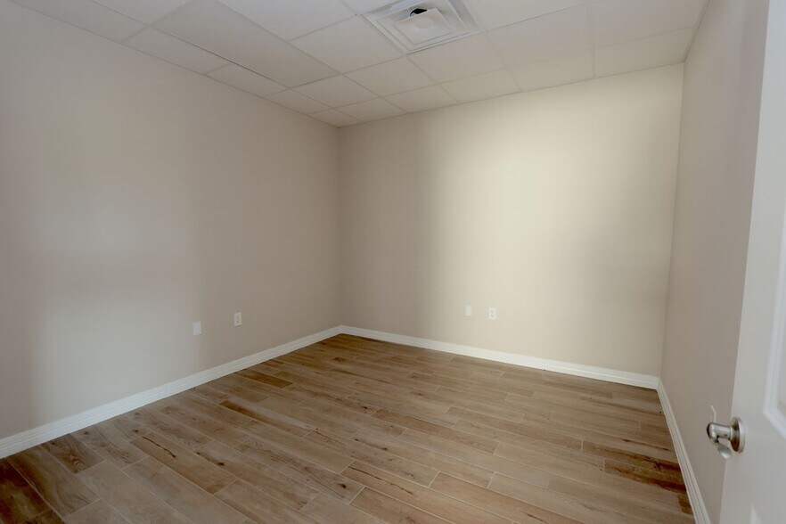 More Photos Of 16300 State Highway 249, Houston Unknown For Lease