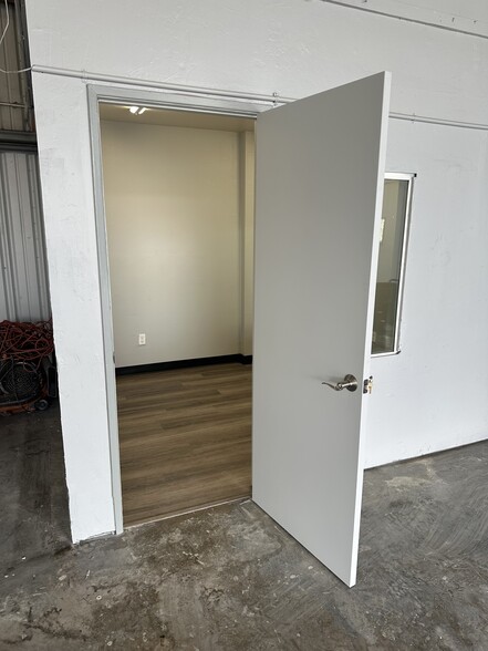 More Photos Of 11440 N Woodside Ave, Santee Unknown For Lease