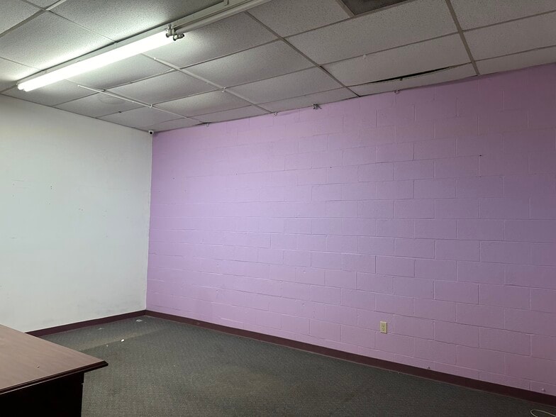 More Photos Of 5716-5760 Stage Rd, Bartlett Unknown For Lease